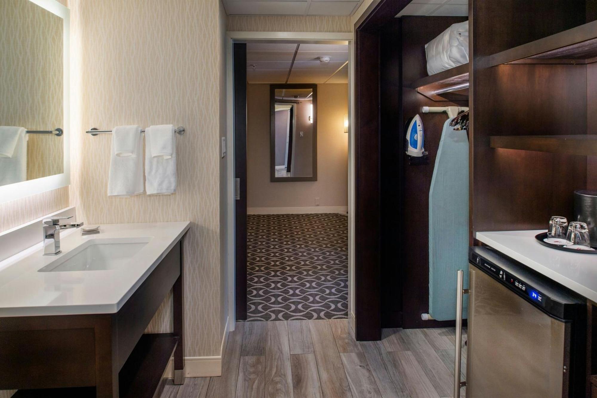 Marriott St. Louis Airport Hotel Edmundson Екстериор снимка