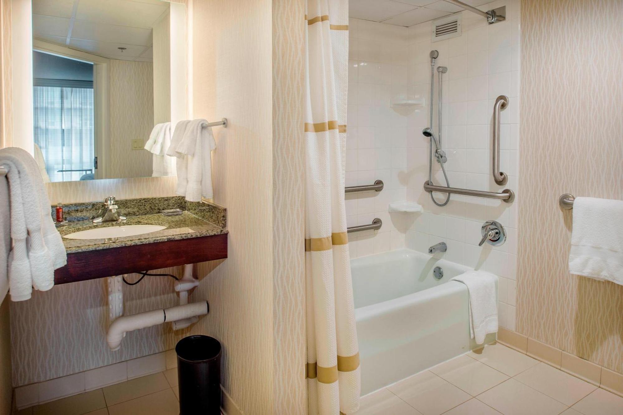 Marriott St. Louis Airport Hotel Edmundson Екстериор снимка