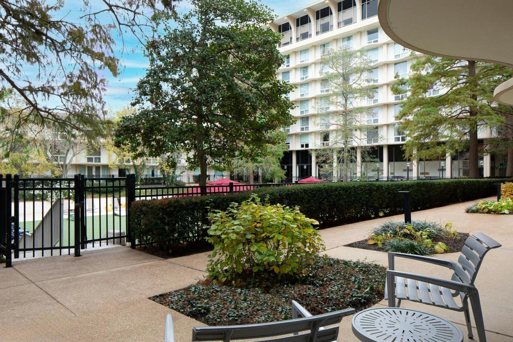 Marriott St. Louis Airport Hotel Edmundson Екстериор снимка