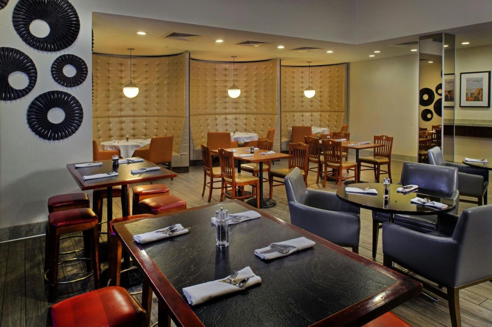 Marriott St. Louis Airport Hotel Edmundson Екстериор снимка